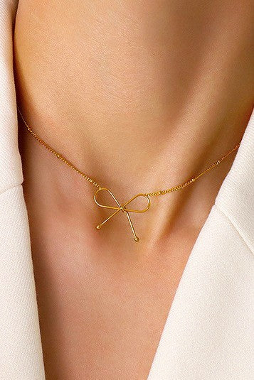 Dainty bow necklace